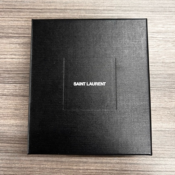 SAINT LAURENT PARIS BUSINESS CARD HOLDER WITH FLAP IN GRAIN DE POUDRE LEATHER - Picture 6 of 7